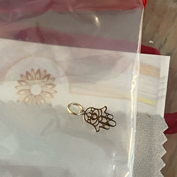 14k Hamsa Evil eyes protector - Picture 4 of 4